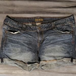 Decree Jean Shorts